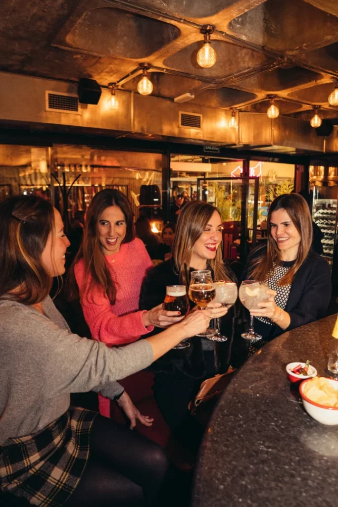 Cervezas con amigos en Madrid