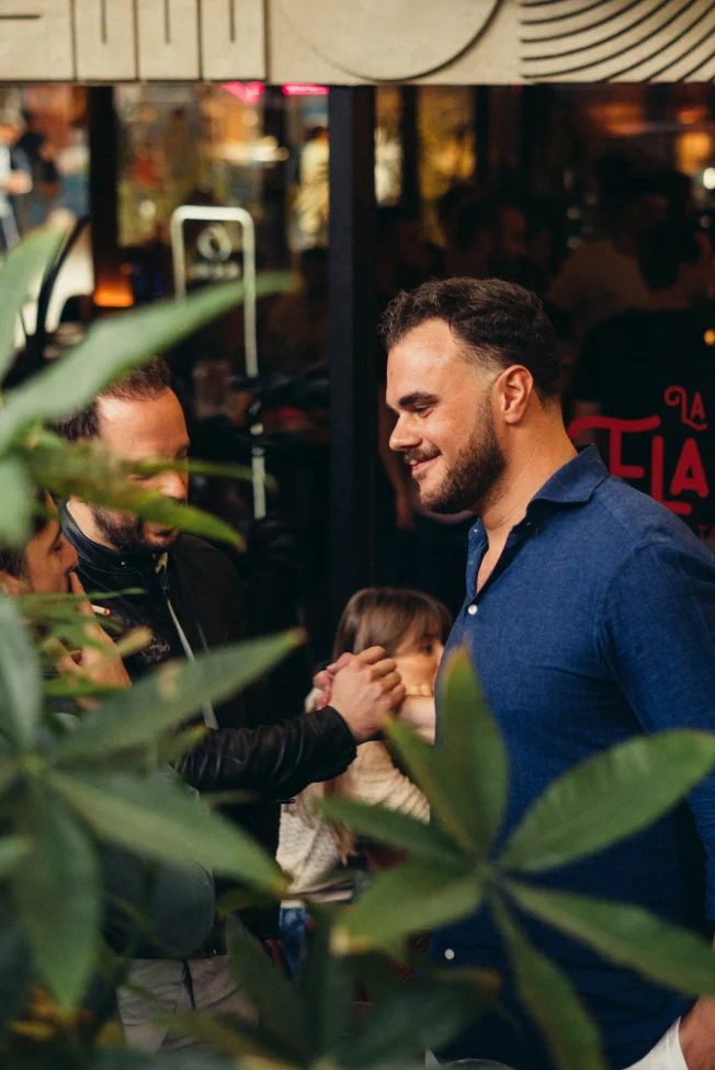 Amigos en terraza en Madrid